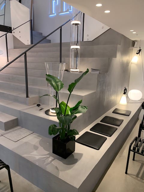 Metallic epoxy resin flooring with high-gloss seamless finish